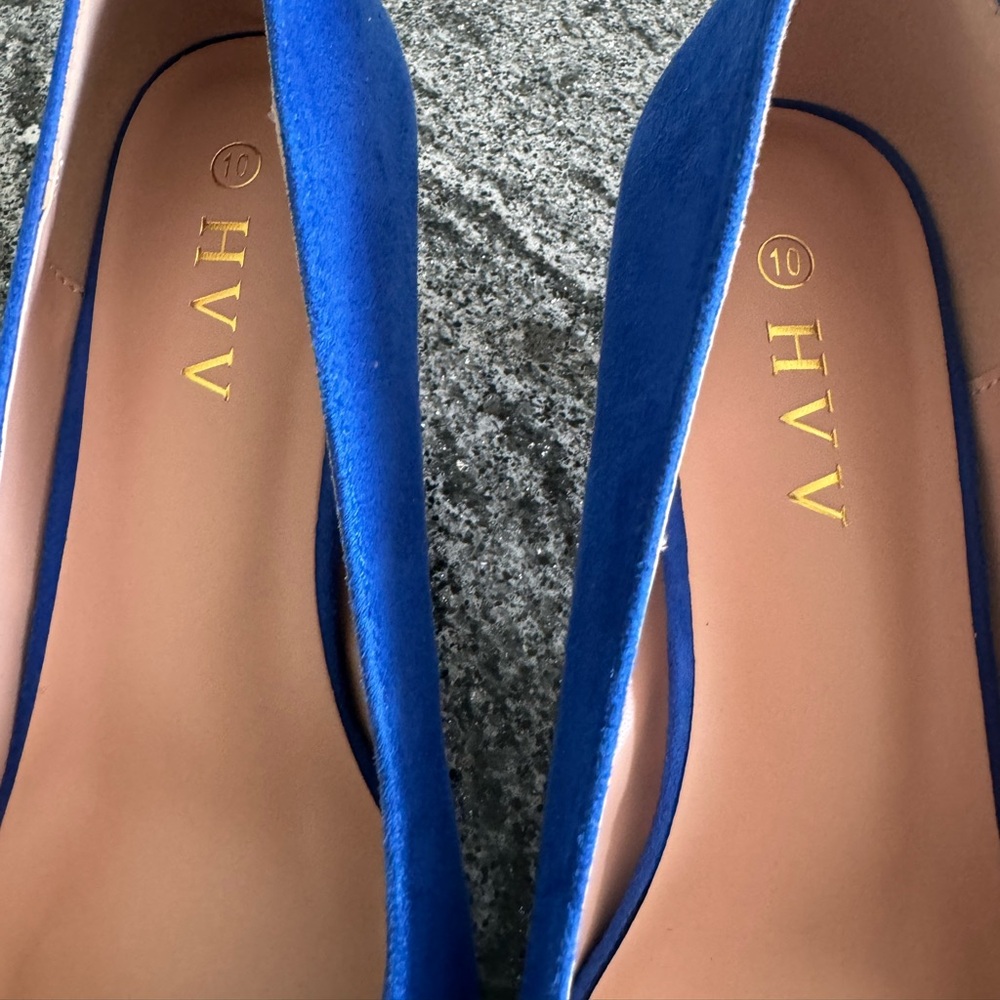 Ladies pumps